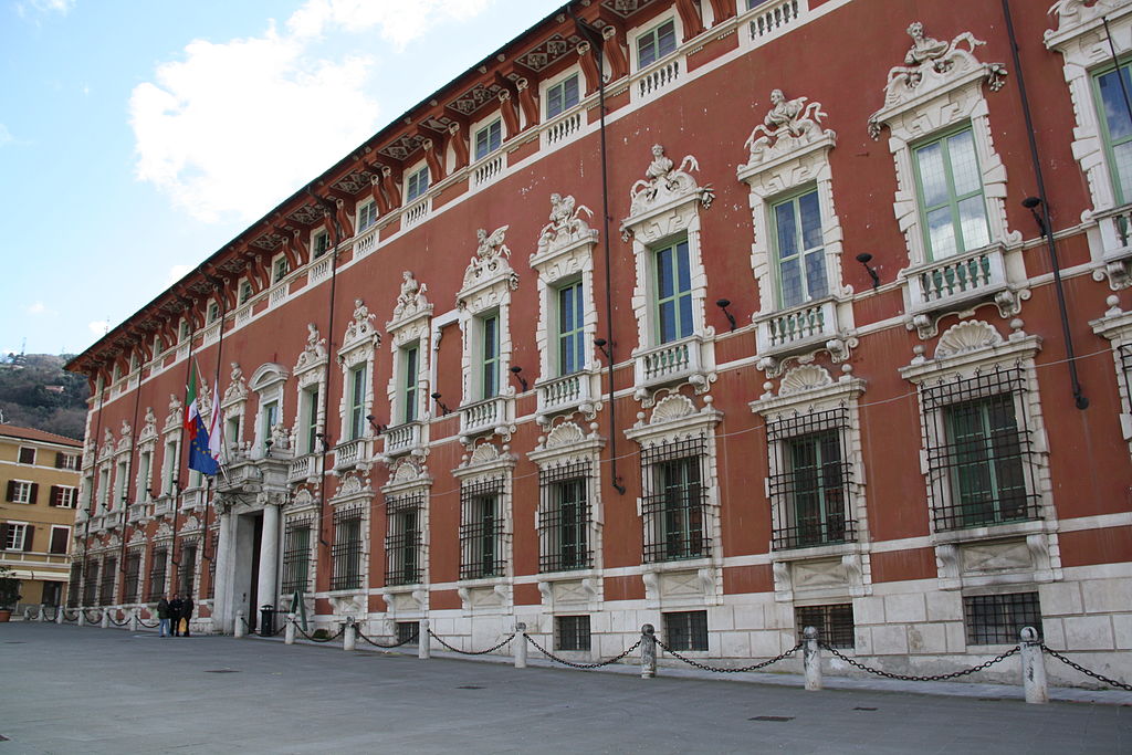 “Palazzo Ducale è in condizioni pietose”. Massa, Italia Nostra si