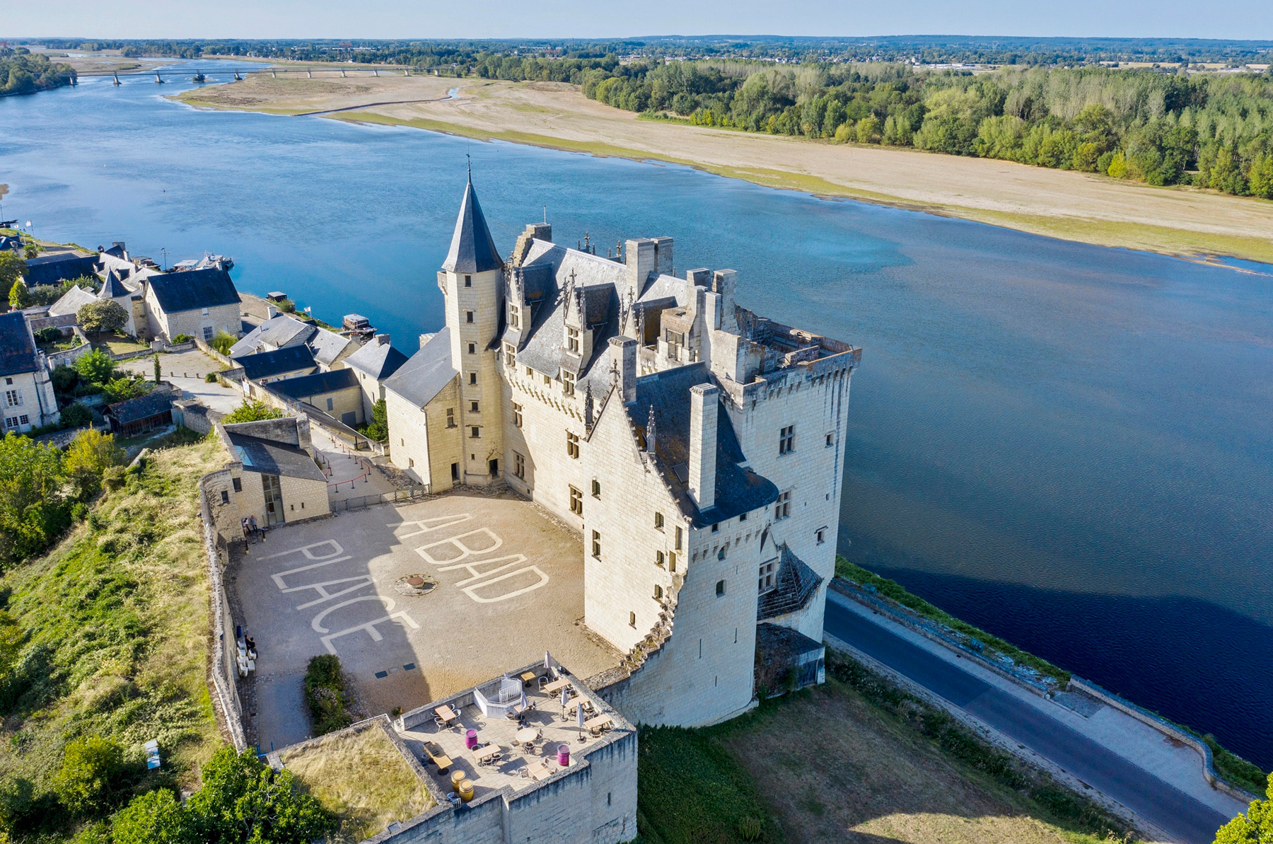 this-wonderful-loire-chateau-montsoreau-has-come-up-with-the-take
