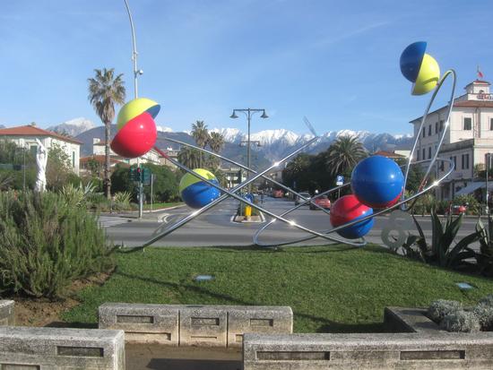 Il giocoliere (Carrara e Massa)