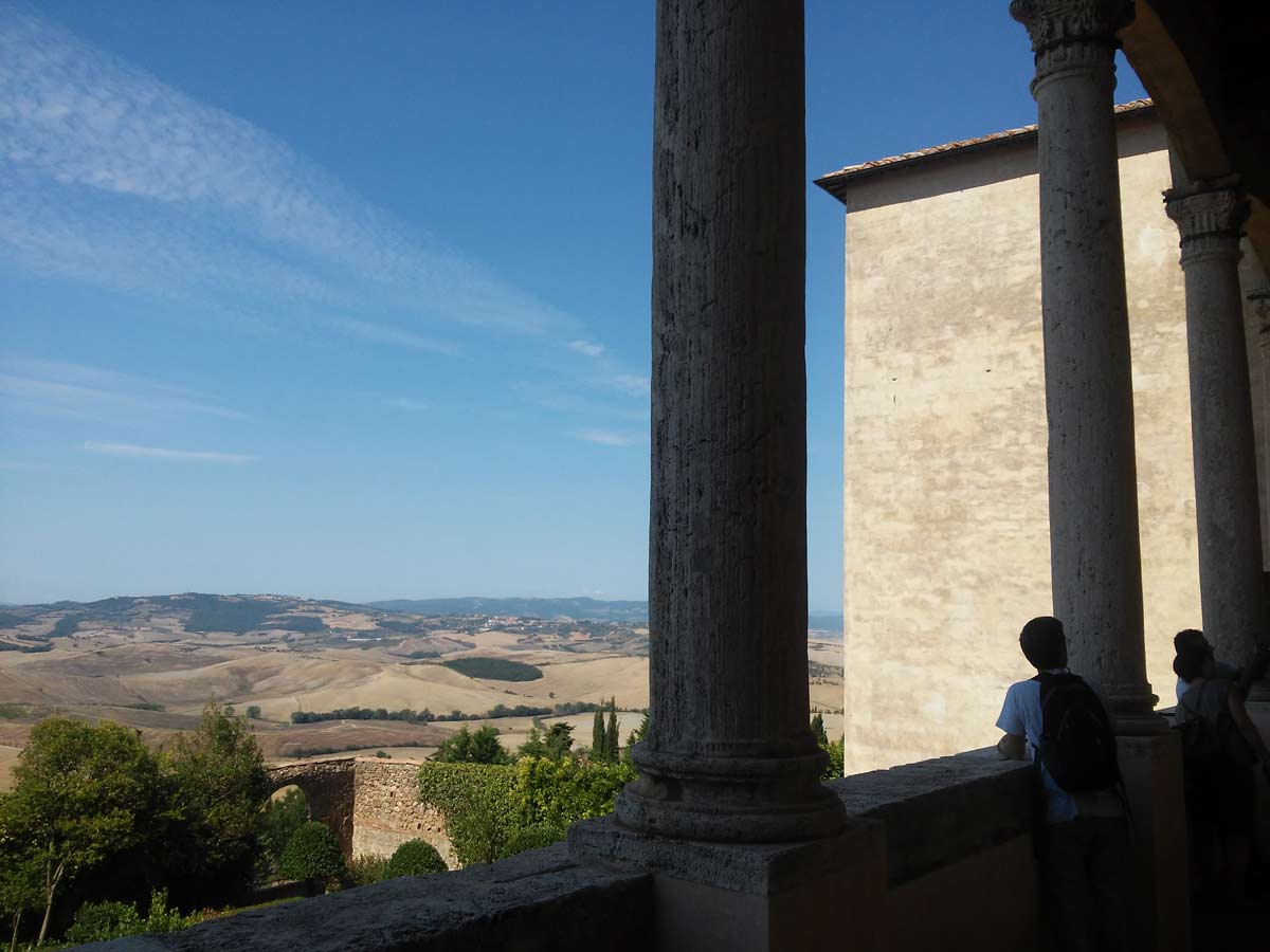 Il panorama dal loggiato di Palazzo Piccolomini
