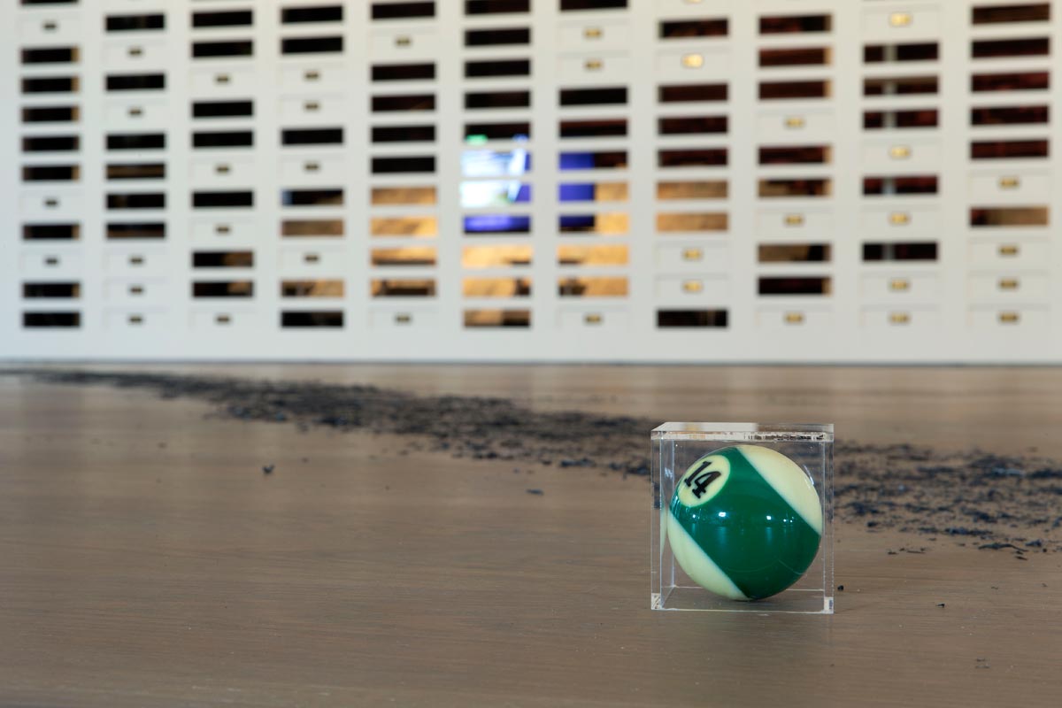 Taro Izumi, Cloud (pillow/raised-floor storehouse); Cloud (goodbye) (2020; installazione). Copyright Museum Tinguely, Basilea. Ph. Credit Gina Folly
 Taro Izumi, Cloud (pillow/raised-floor storehouse); Cloud (goodbye) (2020; installazione). Copyright Museum Tinguely, Basilea. Ph. Credit Gina Folly