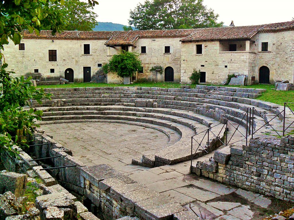 L'antico teatro romano di Sepino. Ph. Credit Giulio Lastoria