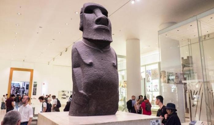 Il moaï del British Museum, al centro di un acceso dibattito sulla sua restituzione all'isola di Rapa Nui