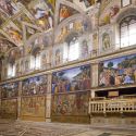 Gli arazzi di Raffaello tornano nella Cappella Sistina: non succedeva da 37 anni. Ma sarà solo per una settimana