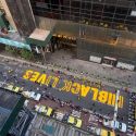 Enorme scritta Black Lives Matter dipinta davanti alla Trump Tower: un'idea del sindaco