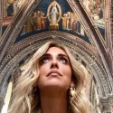 La Ferragni ora gira i siti culturali della Puglia. E riceve inviti bipartisan