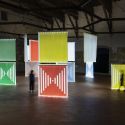 I tessuti di luce di Daniel Buren illuminano Bergamo, per la prima volta in Italia