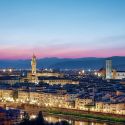 Firenze, tornano le auto e piazza Strozzi diventa un posteggio. Via la ztl dalle 16 alle 7