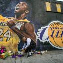 Gli street artist omaggiano Kobe Bryant con le loro opere. Ecco i murales più belli