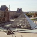 Il Louvre riapre a ranghi ridotti. Il direttore: “il nostro è un museo turistico”