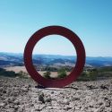 Le sculture di Mauro Staccioli a Volterra: esperienze che diventano arte nel paesaggio