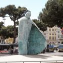 A proposito di monumenti da abbattere: ecco 20 delle statue più brutte d'Italia. Cosa dovremmo farne?