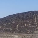 Perù, scoperto un nuovo geoglifo: è un felino sulla collina di Nazca