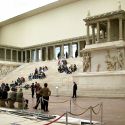 Cosa sappiamo al momento sul mega-vandalismo ai musei di Berlino?