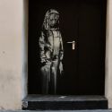 Banksy, ritrovata l'opera rubata al Bataclan nel 2019: era in un casale in Abruzzo