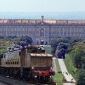 Da Napoli a bordo di un treno storico. Destinazione Reggia di Caserta