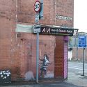 Nottingham, rubata la bicicletta della bambina con hula hoop di Banksy
