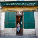 Tempi difficili per la celebre libreria parigina Shakespeare & Co. che chiede aiuto