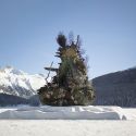 Damien Hirst colloca monumentale scultura sul lago ghiacciato di St.Moritz