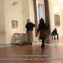 Un razzista ignorante e becero si aggira per il MANN di Napoli. Il video dell'esperimento sociale è da vedere