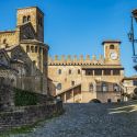 Sulla piazza di Castell'Arquato. Un viaggio nel Medioevo in Emilia