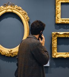 Où les musées devraient-ils trouver leur argent? La durabilité des musées post-Covid