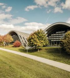 保罗-克利中心（Zentrum Paul Klee），伦佐-皮亚诺（Renzo Piano）三座山中世界上最大的保罗-克利收藏馆
