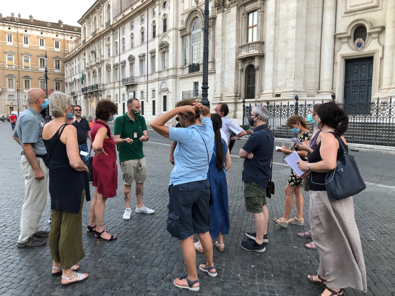 Visita con guida professionista
 Visita con guida professionista