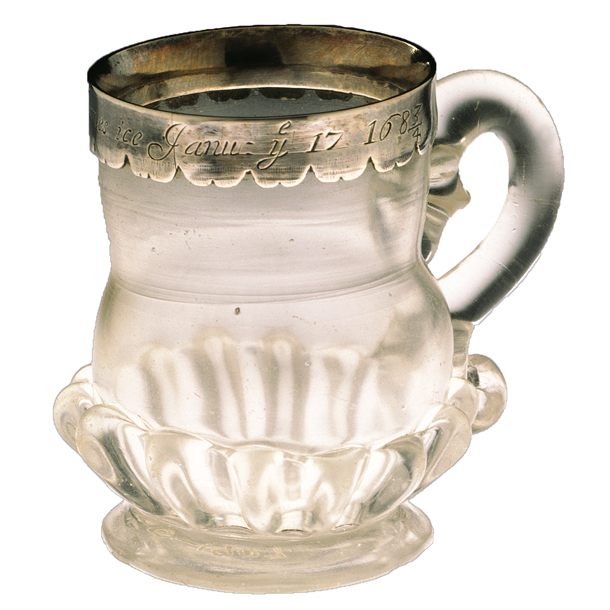 La coppa-souvenir conservata al Victoria and Albert Museum di Londra
