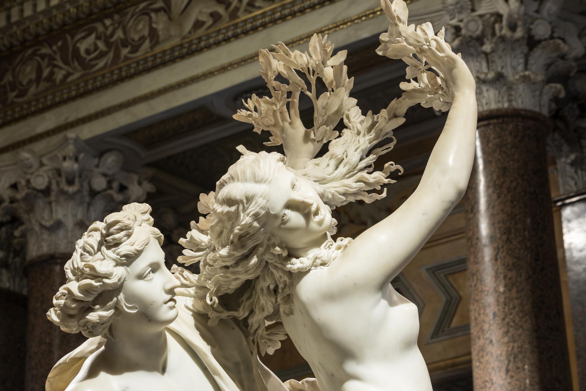 Un dettaglio dell'Apollo e Dafne di Bernini. Ph. Credit Alessandro Pasquali - Danae Project
 Un dettaglio dell'Apollo e Dafne di Bernini. Ph. Credit Alessandro Pasquali - Danae Project