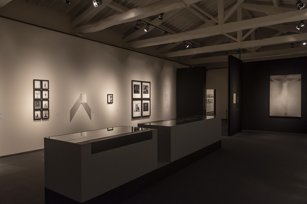 Sala della mostra su Gianni Melotti