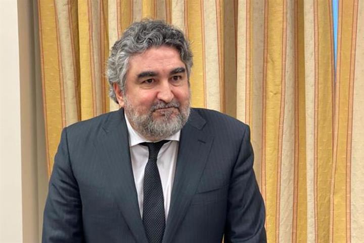 Il ministro della cultura José Manuel Rodríguez Uribes
 Il ministro della cultura José Manuel Rodríguez Uribes