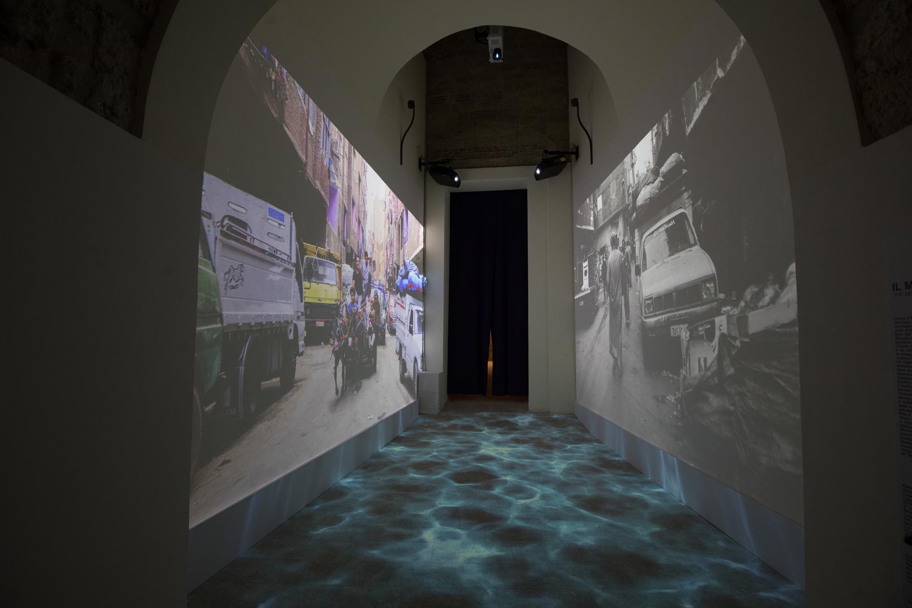 Le proeizioni degli scatti di Lucia Cantamessa nella sezione dedicata al Mediterraneo oggi
