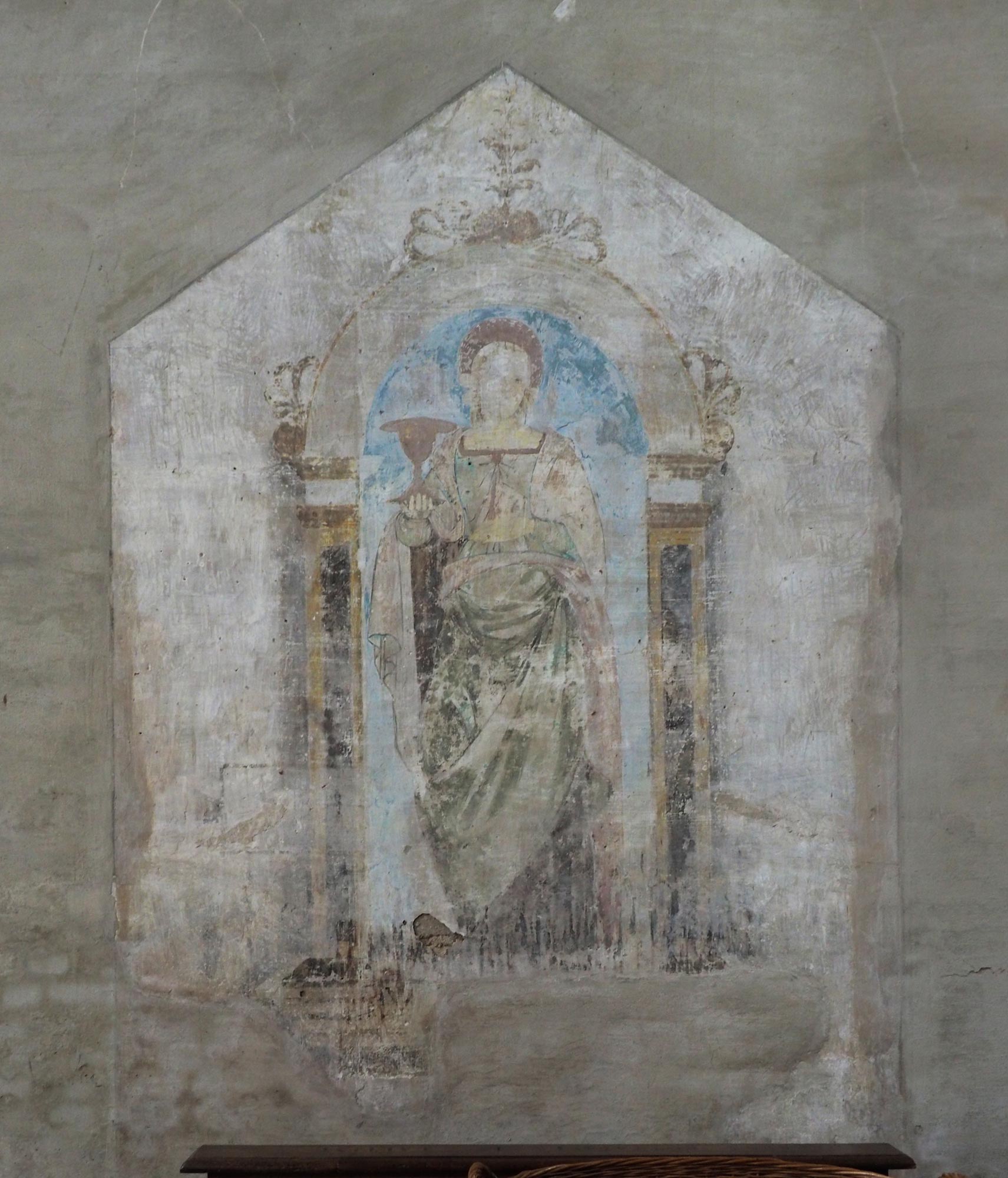 Chiesa francescana. All'interno della chiesa comunale, occhieggia ancora questo dipinto povero dei primissimi anni del '500, che è una straordinaria testimonianza del precoce arrivo della cultura perugina nel cuore dell'Emilia. Negli anni passati vi furono fugaci apparizioni di Ispettrici e Ispettori col balletto di contraddittorie indicazioni, ed ora da tempo tutto è immobile, con un restauro interrotto, benché patrocinato da una volonterosa Associazione.
