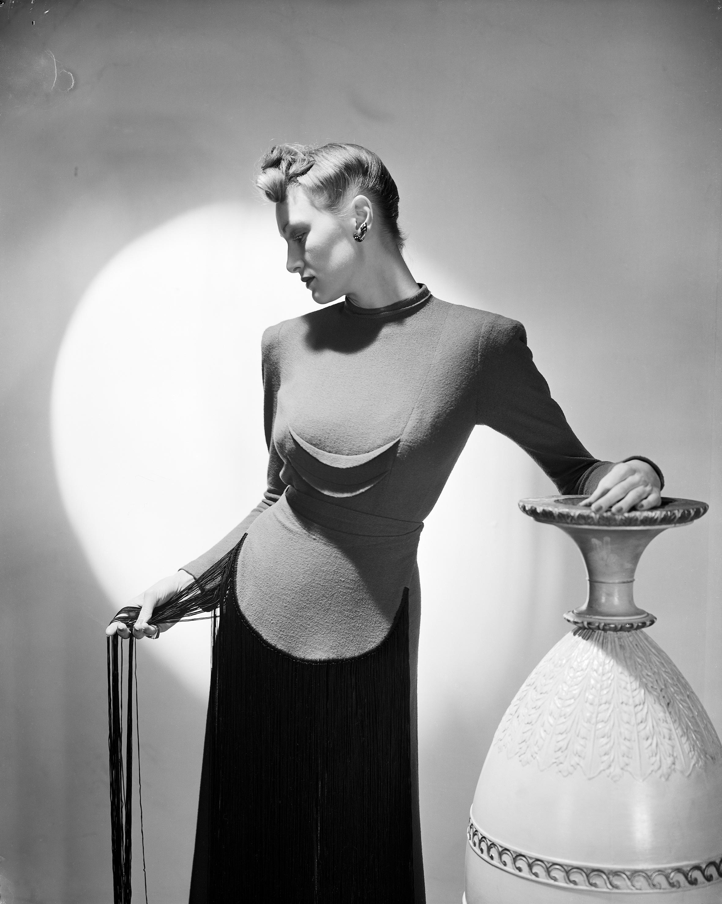 Lee Miller, The Lead evening dress, London, 1941. © Lee Miller Archives
 Lee Miller, The Lead evening dress, London, 1941. © Lee Miller Archives