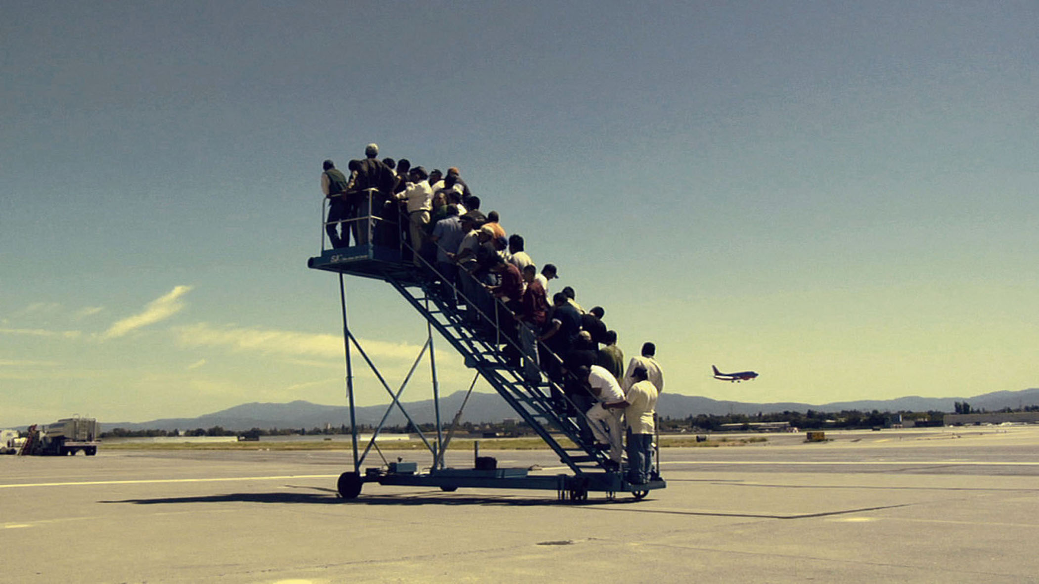 Adrian Paci, Centro di permanenza temporanea (2007; video a canale singolo, colore, sonoro, durata 5'30)
 Adrian Paci, Centro di permanenza temporanea (2007; video a canale singolo, colore, sonoro, durata 5'30)