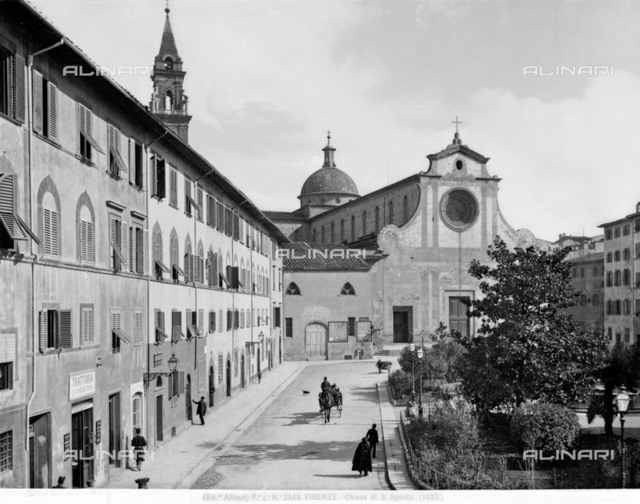 La facciata di Santo Spirito in una foto d'inizio Novecento di Alinari
