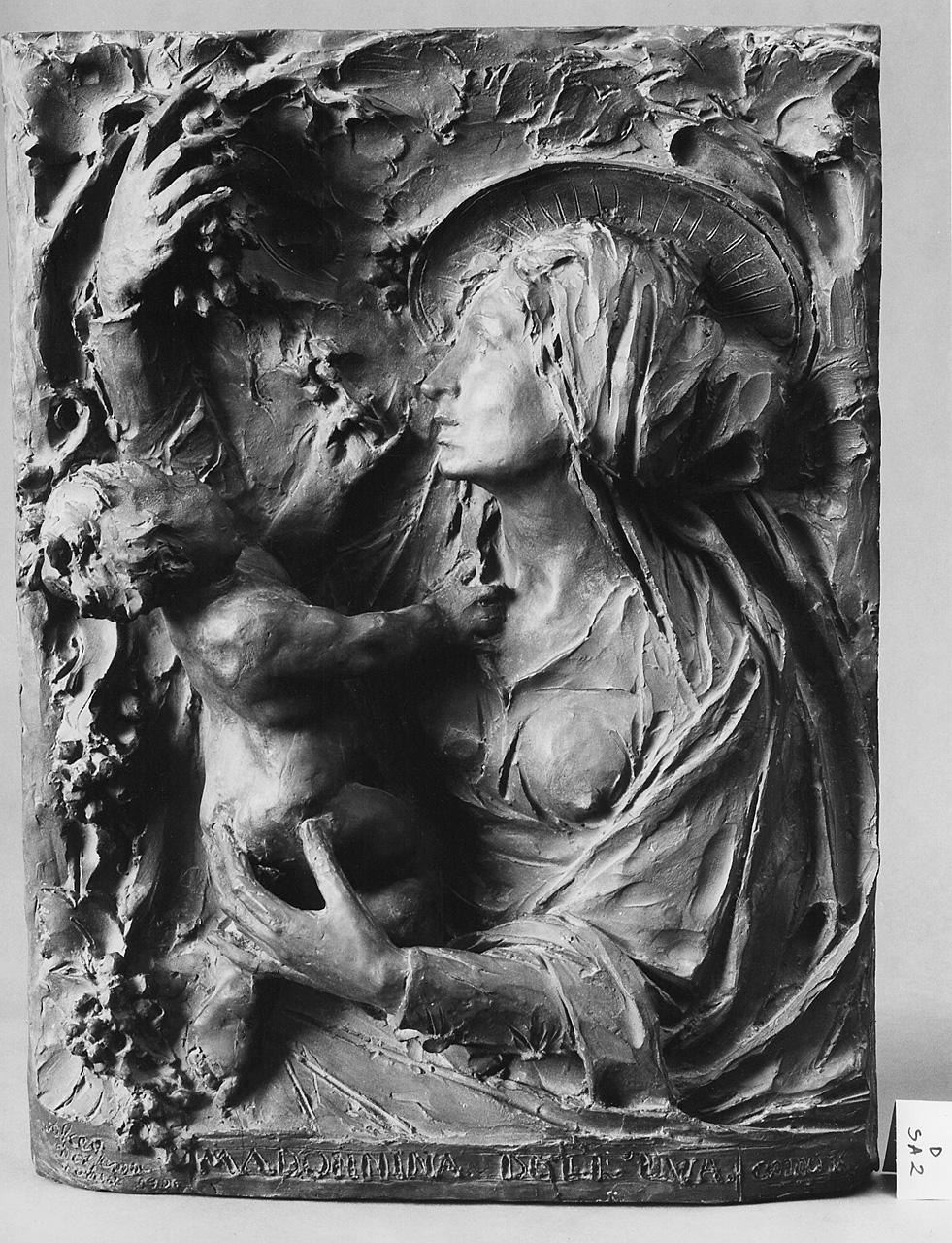 Alceo Dossena, Madonna con Bambino (1930; bronzo; Pescia, Museo Civico Galeotti)
