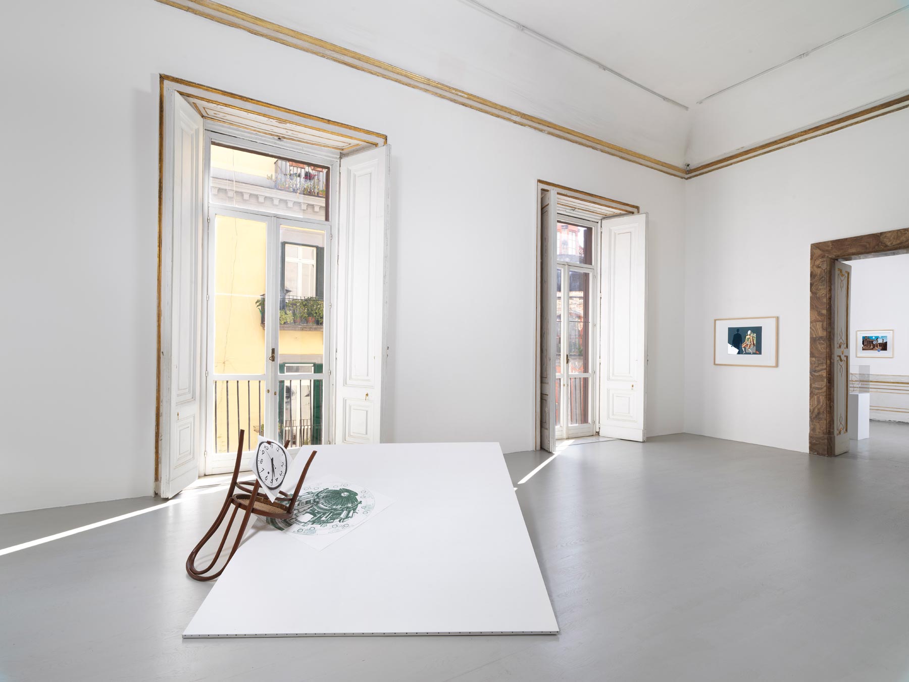 Giulio Paolini, Fuori quadro, veduta parziale della mostra, marzo 2021, Alfonso Artiaco, Napoli. Foto: Grafiluce
