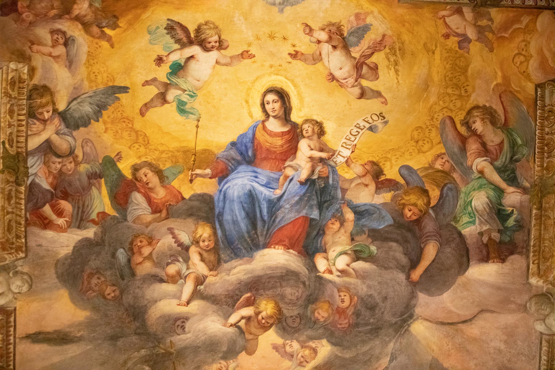 Dettaglio della Madonna Regina di Genova nel soffitto della Cappella
