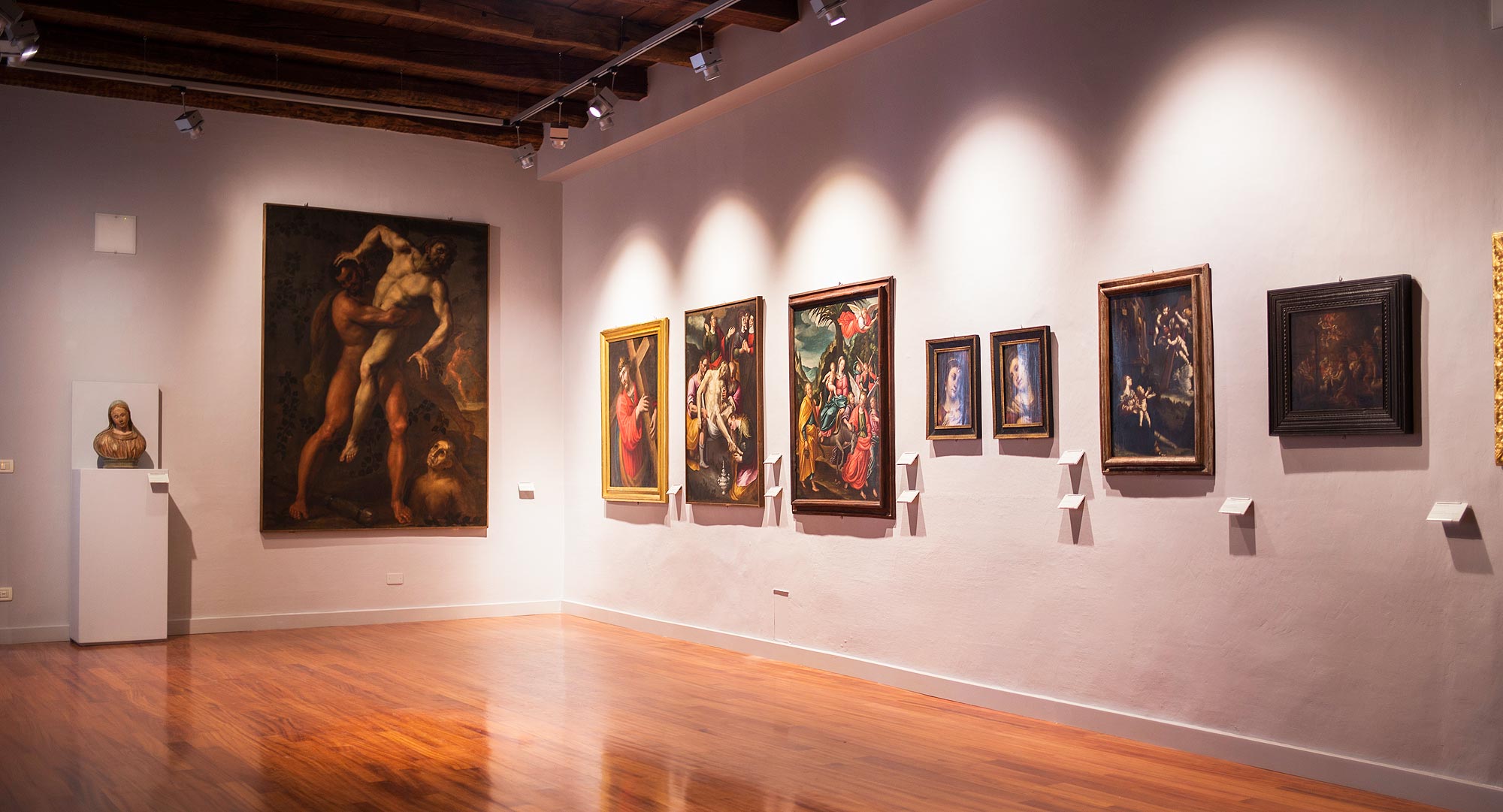Sala della Pinacoteca di Varallo
