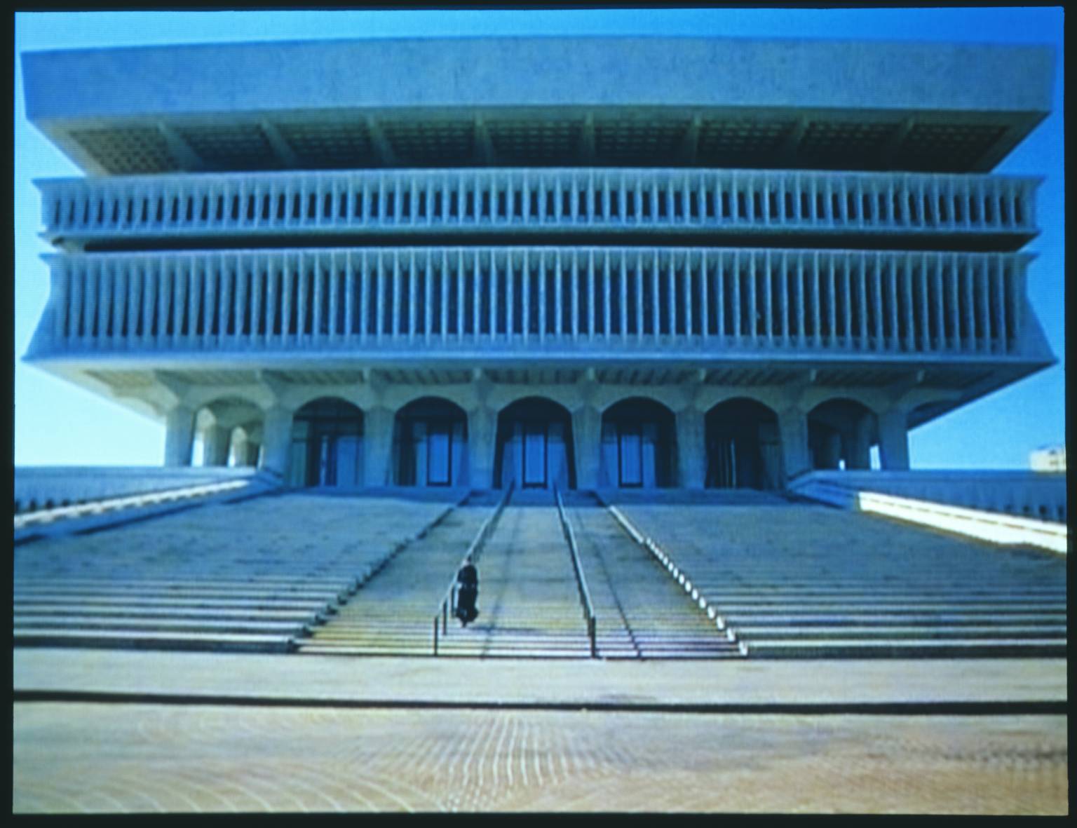 Shirin Neshat, Soliloquy (1996; film 16 mm, 2 proiezioni, a colori e con sonoro, durata 15'; Londra, Tate Modern)
