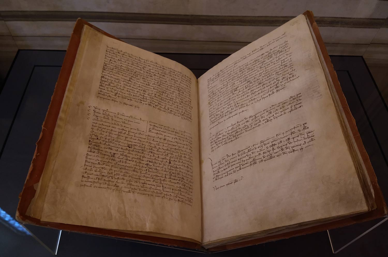 Ser Cichino di Giovanni de' Giusti da Modena (copista), Registri (1349-1357; Firenze, Archivio di Stato, f. 2v: sentenze contro i Bianchi del 1302)
 Ser Cichino di Giovanni de' Giusti da Modena (copista), Registri (1349-1357; Firenze, Archivio di Stato, f. 2v: sentenze contro i Bianchi del 1302)