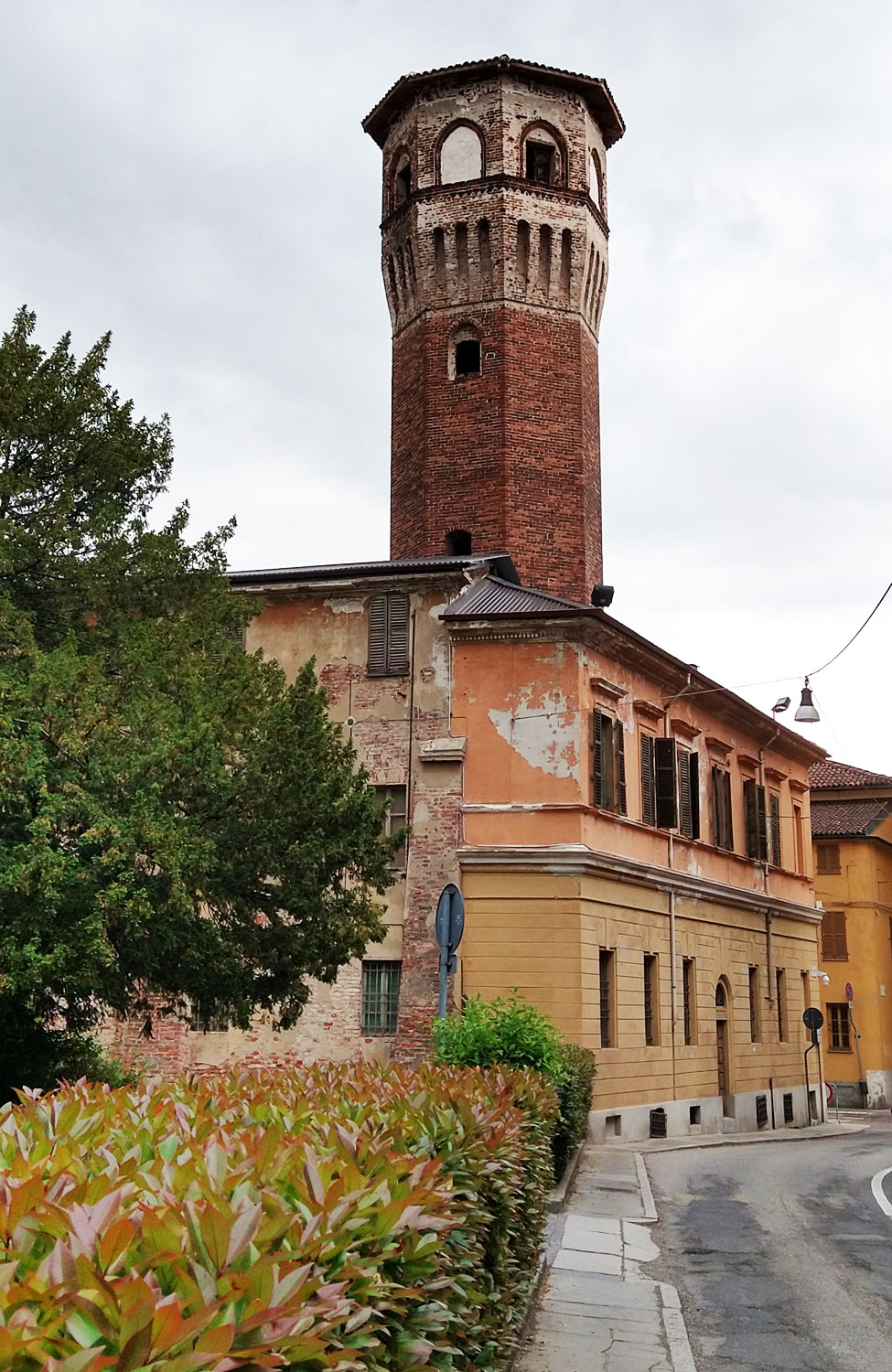 Torre dei Vialardi. Foto Finestre sull'Arte
