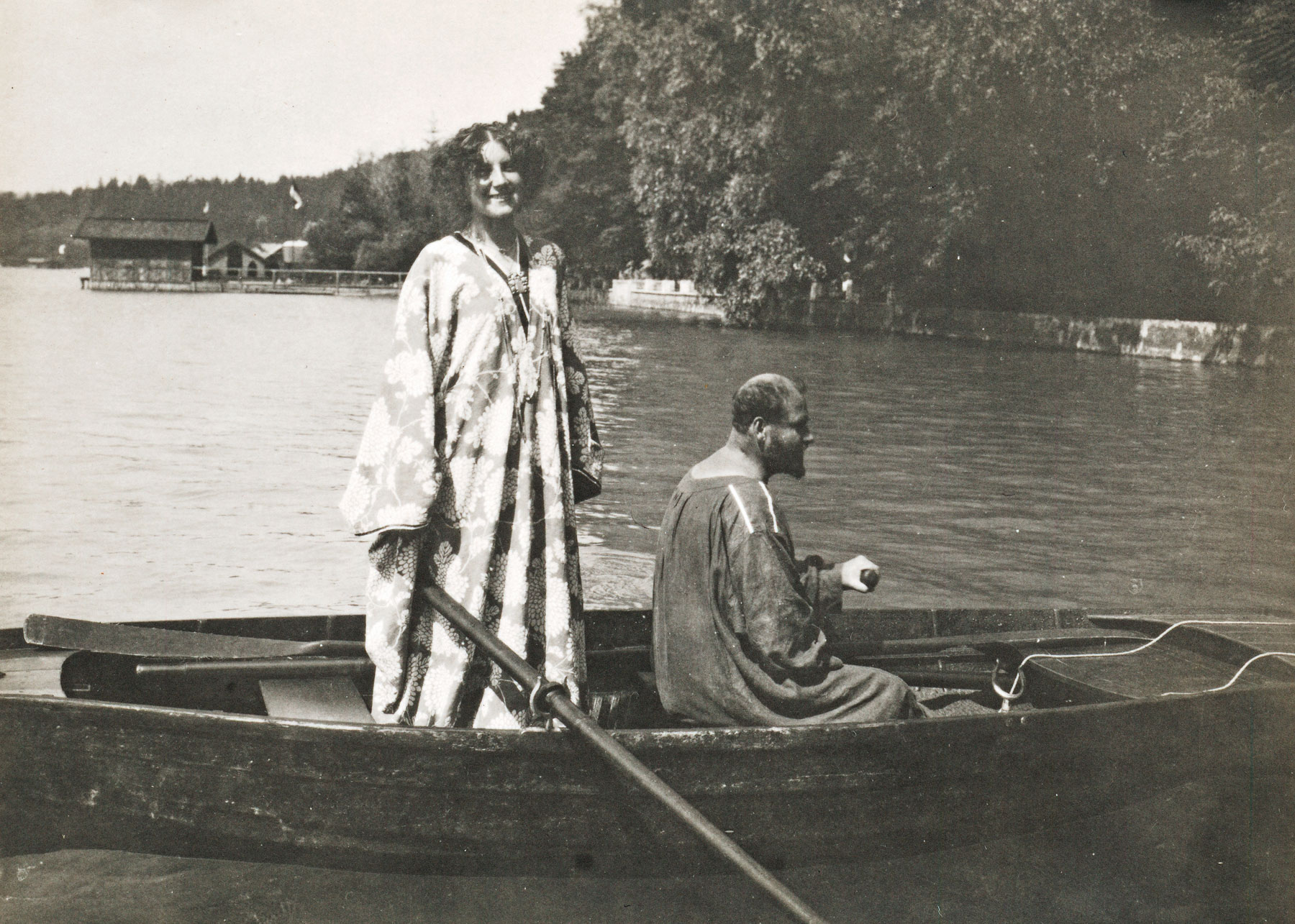 Emilie FlÃ¶ge e Gustav Klimt fotografati da Emma Bacher (1909) Â©Klimt Foundation, Vienna
