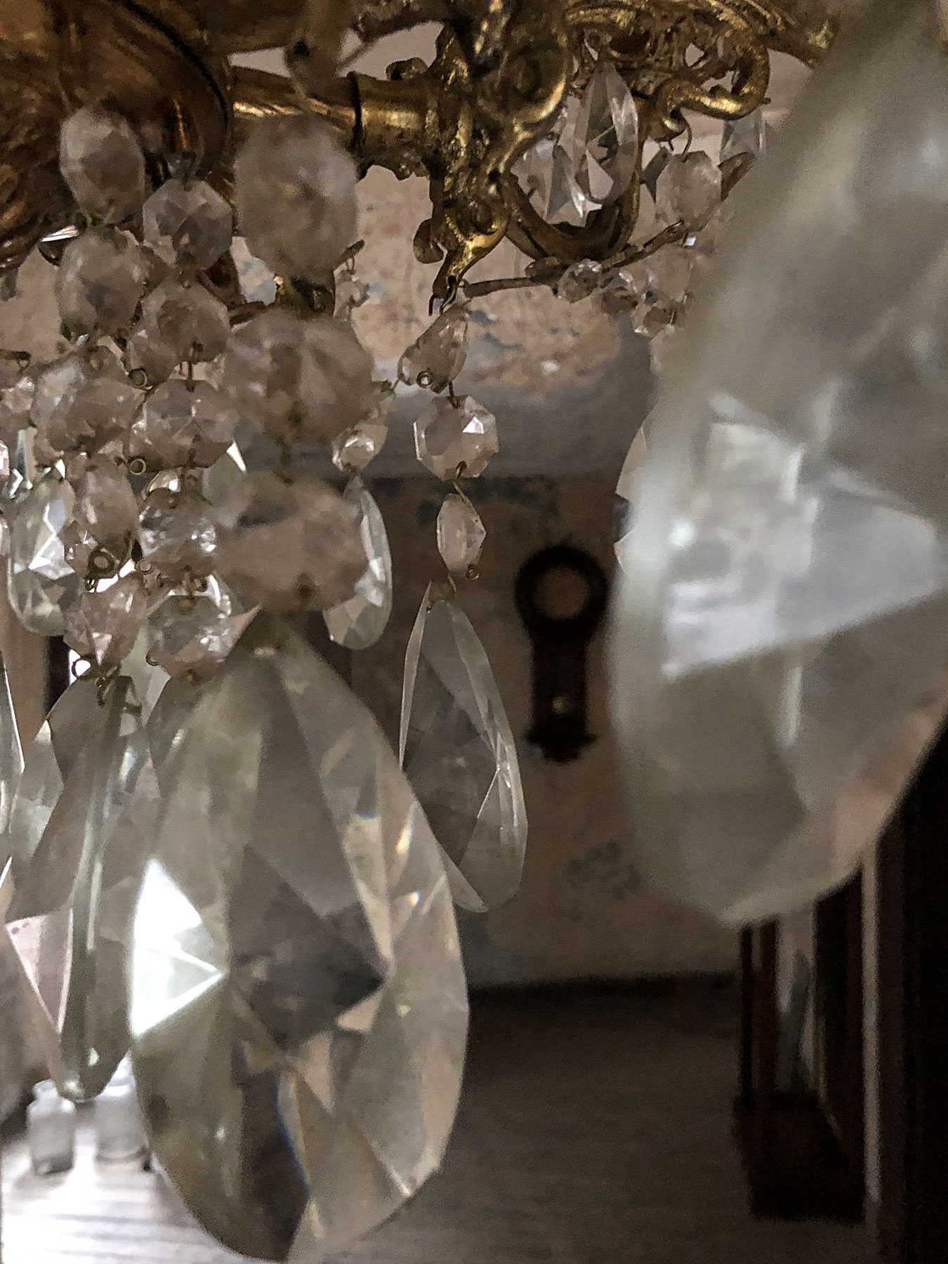 Gian Maria Tosatti, Kalbim Ayna Gibi Bo&#x15F; - &#x130;stanbul B&#xF6;l&#xFC;m&#xFC; (&ldquo;Il mio cuore è vuoto come uno specchio – Episodio di Istanbul&rdquo;), The Blank Contemporary Art (Bergamo) e Depo (Istanbul), in collaborazione con l'Istituto Italiano di Cultura a Istanbul, un progetto realizzato grazie al sostegno dell'Italian Council (7a Edizione, 2019), programma di promozione internazionale dell'arte contemporanea italiana della Direzione Generale Creatività Contemporanea del Ministero della Cultura
