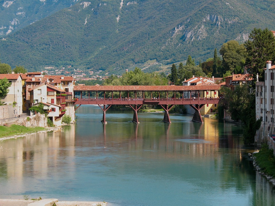 Il Ponte Vecchio di Bassano oggi
