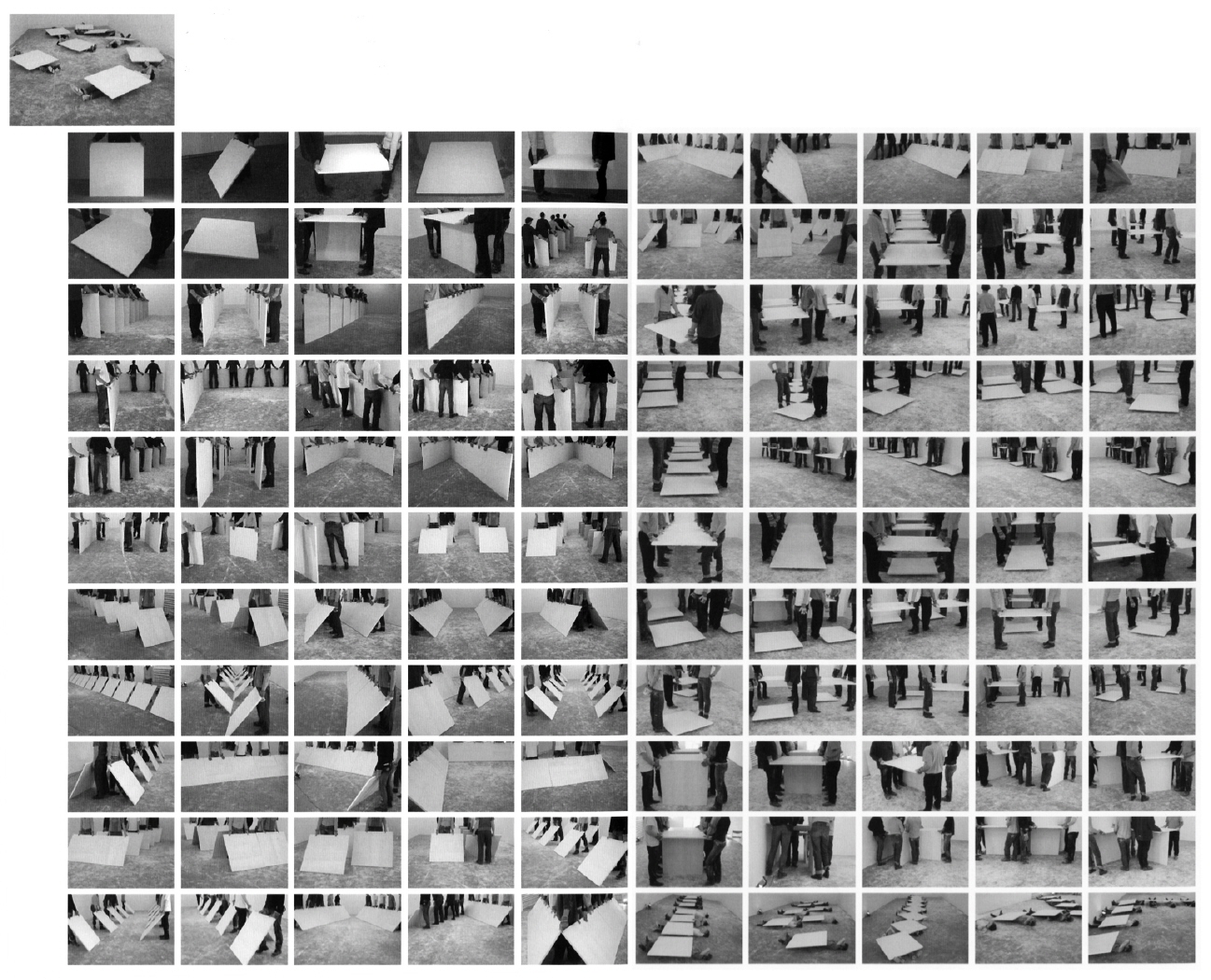 Santiago Sierra, 111 construcciones hechas con 10 módulos y 10 trabajadores (2004; fotografia analogica; Cáceres, Centro de Artes Visuales Fundación Helga de Alvear)
 Santiago Sierra, 111 construcciones hechas con 10 módulos y 10 trabajadores (2004; fotografia analogica; Cáceres, Centro de Artes Visuales Fundación Helga de Alvear)