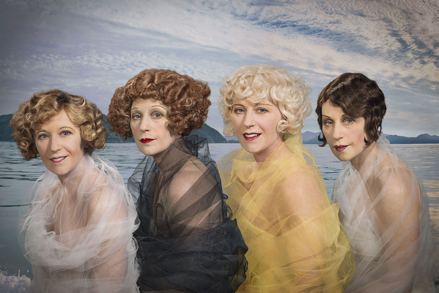 Cindy Sherman, Untitled #584 (2017-2018; stampa a sublimazione in metallo, 101,9 x 158,8 cm)
