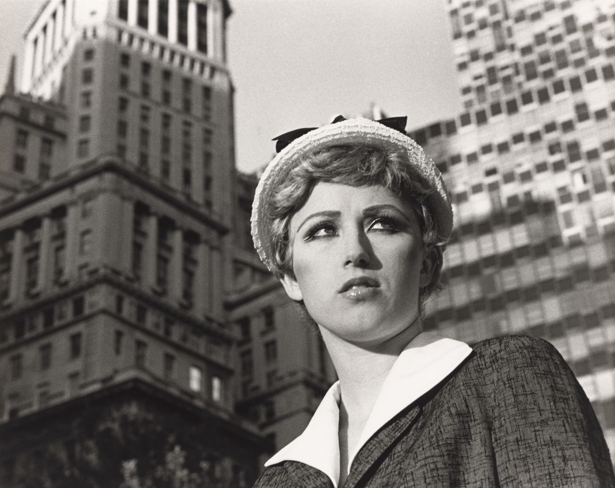 Cindy Sherman, Untitled Film Still #21 (1978; stampa alla gelatina d'argento, 19,1 x 24,1 cm; New York, MoMA)
